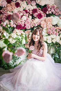浜松 結婚式前撮り シアスタイル たくさんのお花に囲まれてスタジオ撮影