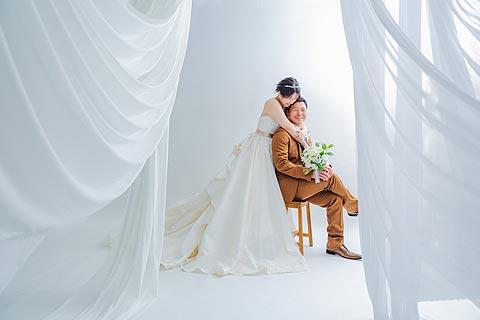 フォトスタジオで韓国風ウエディングフォト撮影09