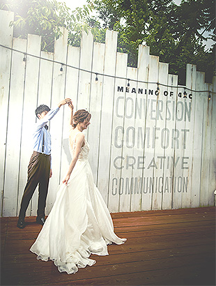 結婚式の前撮りロケフォトのおすすめポーズ