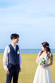 結婚式ロケーションフォト海で前撮り撮影04