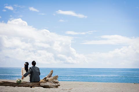 結婚式ロケーションフォト海で前撮り撮影08