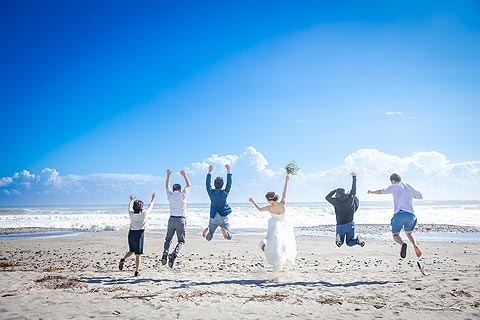 結婚式ロケーションフォト海で前撮り撮影08