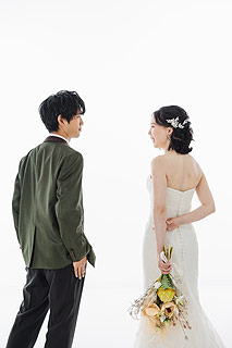 フォトスタジオでシンプルウエディングフォト撮影11